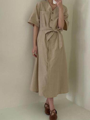 气质V领腰带连衣裙，女装连衣裙，Young