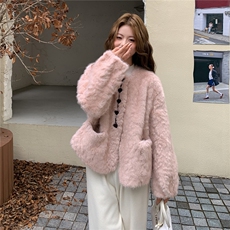 2B72-8612P175K258爱心扣环保皮草皮毛一体外套，女装皮草，乐吉娜