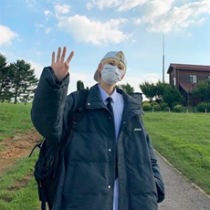 蓝色