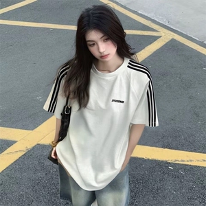 抖音得物品质二开240克宽松纯棉美式潮牌印花三条杠中性风短袖T恤