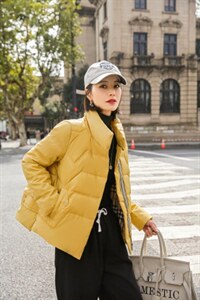 现货羽绒服图片