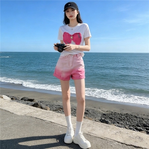 简约个性休闲时尚套装女夏新款刺绣蝴蝶结上衣粉色牛仔短裤两件套图片