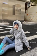 大毛领闪光羽绒服，女装羽绒服，春霓公主