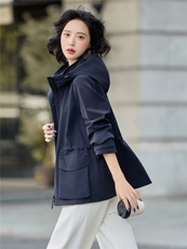 2025秋款时尚休闲风衣外套洋气收腰上身显瘦，不挑年龄，女装风衣，欧米莱