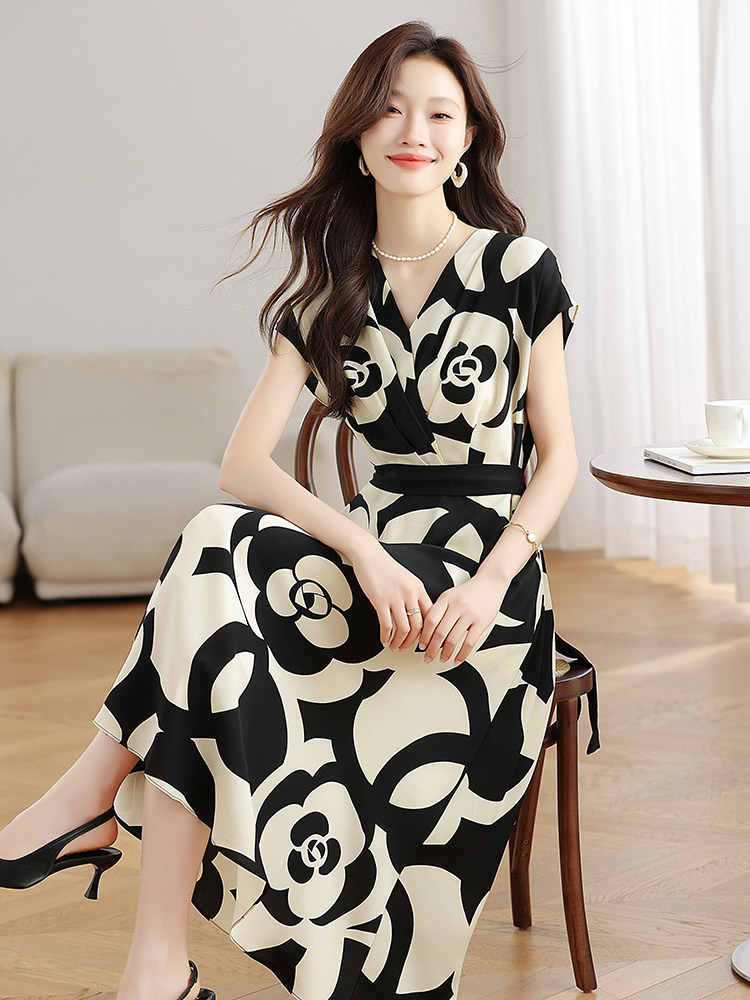 高级感法式V领收腰雪纺印花连衣裙2025夏装新款气质长裙女,女装连衣裙,天丽