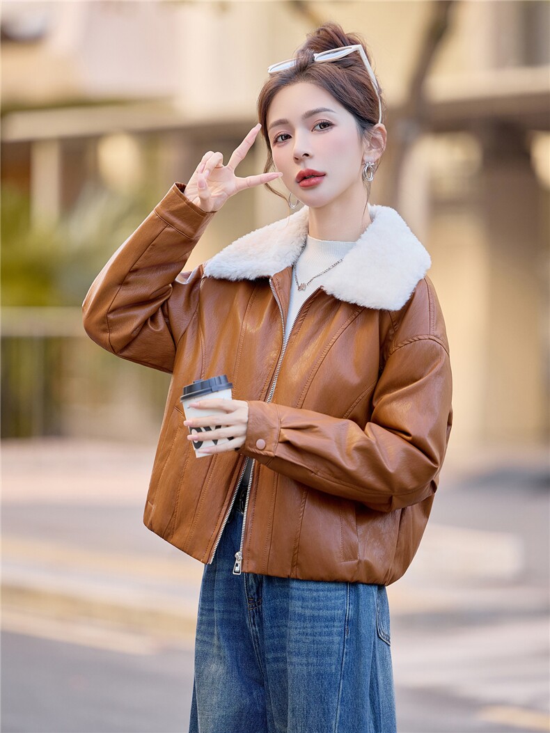 2025年冬季时尚休闲保暖优雅pu羽绒服,女装羽绒服,依恋蒂丝
