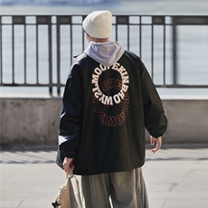 黑色