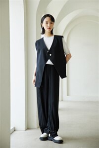 【现货】春季新品 不规则裁剪马甲图片