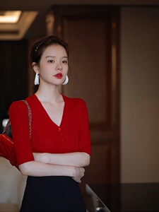 时尚V领五分袖仿羊毛针织衫 多色可选 显瘦百搭款图片