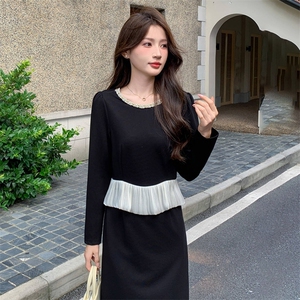 2025秋季新款时尚修身钉珠拼接黑色长袖连衣裙，女装连衣裙，心心服饰