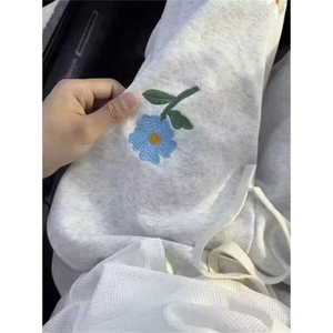 夏季潮牌小花五分裤子男款设计感小众大码宽松运动休闲短裤D1122,黑色裤子搭配黑鞋子好看吗图片图片