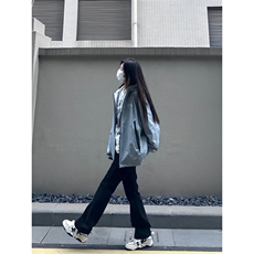 黑色