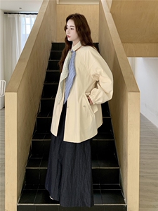 浅黄色韩系松弛感休闲风衣外套女2025秋季新款气质减龄超好看大衣图片