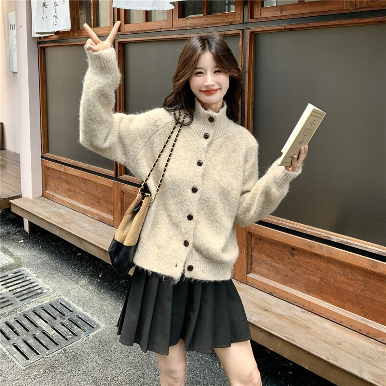 现货：秋装新款设计高级感立领针织毛衣开衫2C135-8915P135K218，女装针织衫/毛衣，2C135