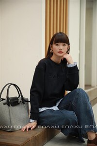 伊奈秀 秋季假两件凹凸印花卫衣女图片