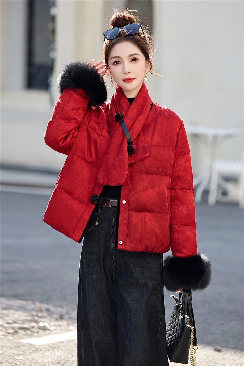 [现货】2025年新款新中式红色配围巾羽绒服保暖,女装羽绒服,橙子家