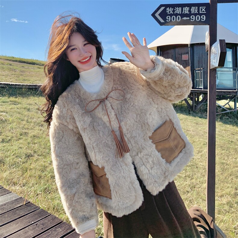 驼色仿皮毛一体羊羔毛加厚绒外套女秋冬2025新款韩系时髦短款棉服,女装短外套,2C230