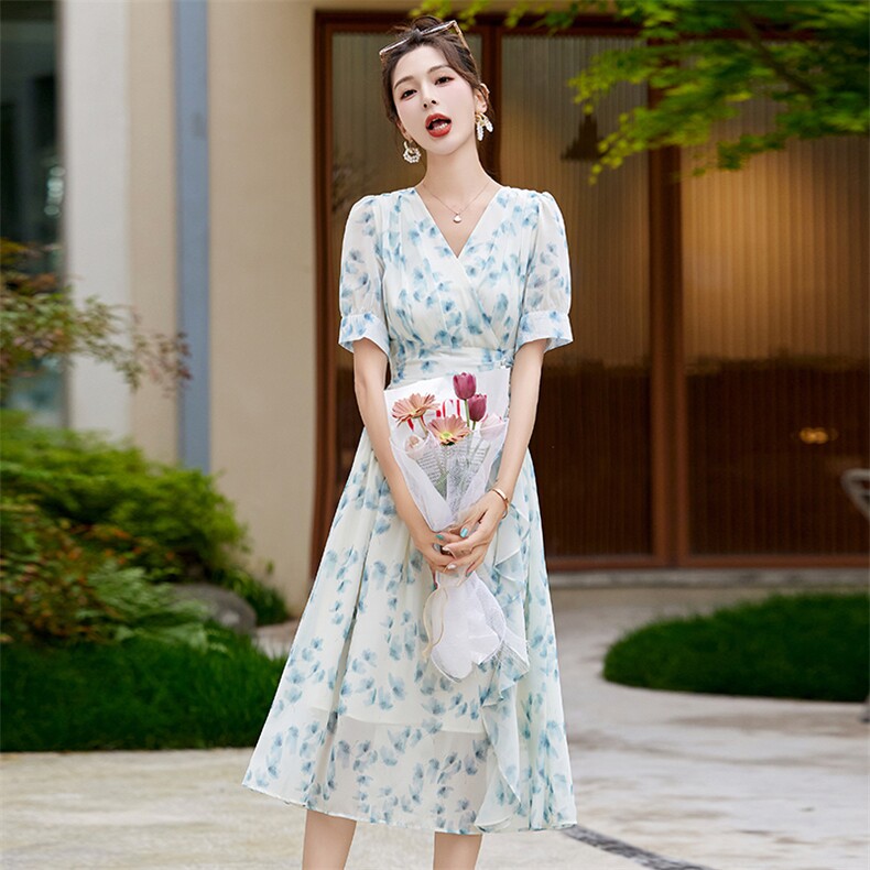 退现雪纺碎花连衣裙夏季2025新款v领收腰气质显瘦a字裙子女仙,女装连衣裙,朵莱米