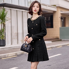 2025春秋装新款圆领单排扣长袖时尚休闲短款连衣裙，女装连衣裙，天丝秀