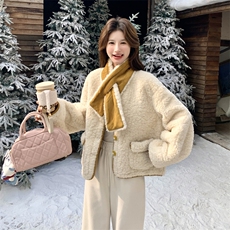 冬装新款短款皮毛外套配围巾2C153-728-P185K278，女装短外套，2C153