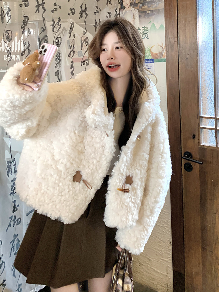 米色时尚连帽羊羔毛外套女冬新款小个子保暖加厚韩系短款皮毛一体,女装羊羔毛/颗粒绒,维壹