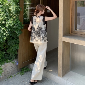 2025夏季法式高级感蕾丝刺绣背心套装女宽松休闲阔腿裤淡人两件套图片