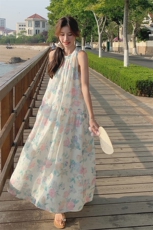 法式浪漫印花无袖挂脖连衣裙女夏2025新款气质超仙海边度假风裙子，女装连衣裙，2C201