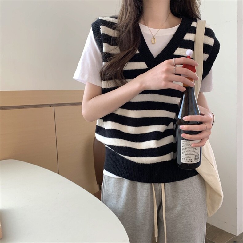 黑白条纹马甲V领针织背心女2025新款秋韩版减龄毛衣叠穿上衣秋季图片