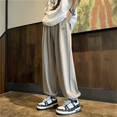 灰色