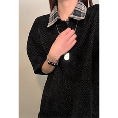 黑色
