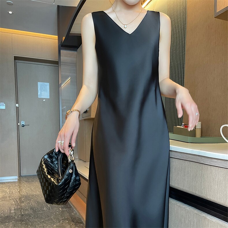2025春夏西装内搭吊带裙女宽松无袖长裙醋酸缎面垂坠感吊带连衣裙,女装背心吊带,九戎