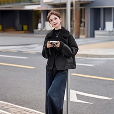 2025冬季百搭休闲保暖皮毛一体翻领外套宽松显瘦女新款，女装皮衣，自然秀