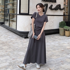 灰色T恤半身裙套装女夏2025新款韩版时尚穿搭一整套气质显瘦长裙，女装套装/套裙，浙宝212A
