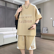 卡其色