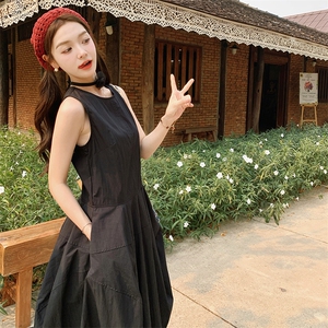 夏季新款高级感简约时尚显瘦背心裙2025女法式休闲无袖圆领连衣裙图片