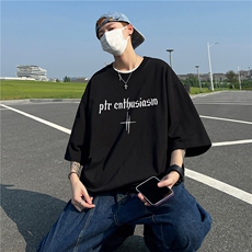 黑色