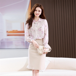 2026春新款新中式印花衬衫女长袖盘扣喇叭袖花边领衬衣图片