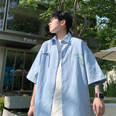 浅蓝色