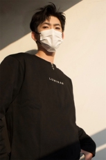 明星私服美式潮流打底垫肩款打底金属星星设计内搭T恤P50，男装T恤，电商B319