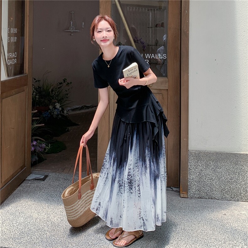 新中式穿搭镂空开叉上衣配渐变印花半身裙套装女夏2025新款两件套图片