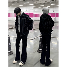 黑色