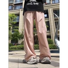 粉红色