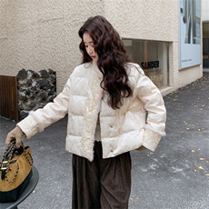 新中式重工串珠拼毛短款羽绒服90白鸭绒2C323-8877-310，女装羽绒服，2C323