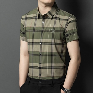 新款男士短袖衬衫男条纹免烫时尚品质商务宽松潮服上衣