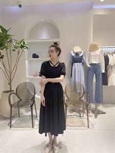 夏季新款连衣裙
款号：22975
尺码：m.l.xl图片