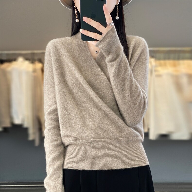 2025年秋季时尚百搭通勤休闲交叉V领套衫,女装羊毛衫,暖烁羊绒