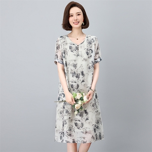 高级感连衣裙女2025新款夏季大码女装遮肚子微胖妈妈减龄仿棉麻裙图片