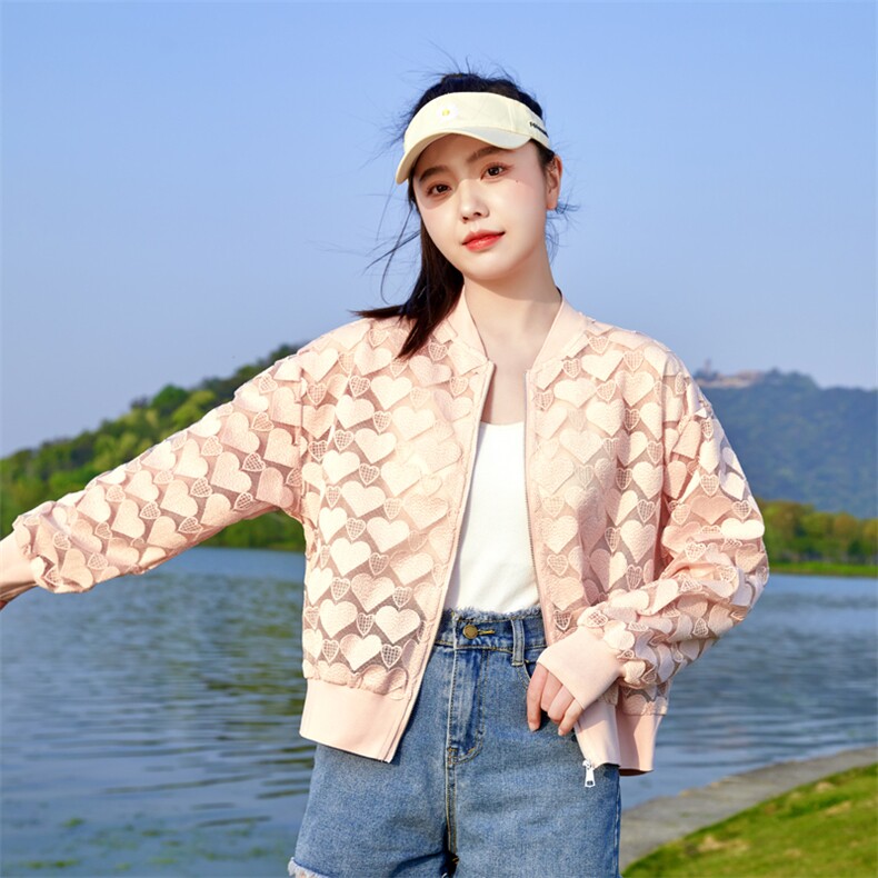 欧洲站2023夏季新款时尚百搭立领短款外套女夹克棒球服设计感爱心，女装防晒衣，帛香坊