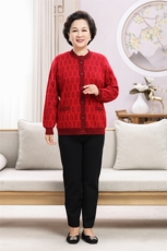 优雅中老年女士羊毛外套红色花纹保暖舒适妈妈装，女装中老年女装，思涛羊绒