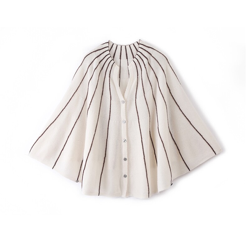 2025年秋季新款百搭女士系扣蝴蝶袖披肩，披肩，仙姿羊绒